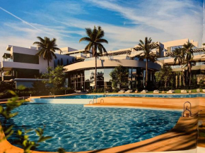 BRAND NEW STUNNING 3 BED RAISED GROUND FLOOR APARTMENT WITH SEA & POOL & MOUNTAIN VIEW INDOOR & OUTDOOR SWIMMING POOLS & GYM WALKING DISTANCE TO BEACH PORT Casa Casu Estepona
